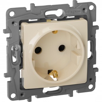 Розетка LEGRAND 2К+З со шторками немецкий стандарт 16 А 250 В Etika слоновая кость