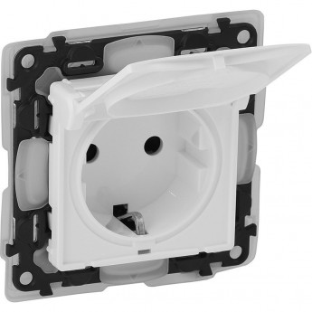 Розетка силовая LEGRAND Valena LIFE IP44.2К+З с защитными шторками и откидной крышкой белый