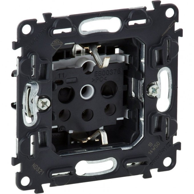 Силовая розетка LEGRAND Valena IN'MATIC 2К+З 16А 250В с защитными шторками винтовые зажимы 753029