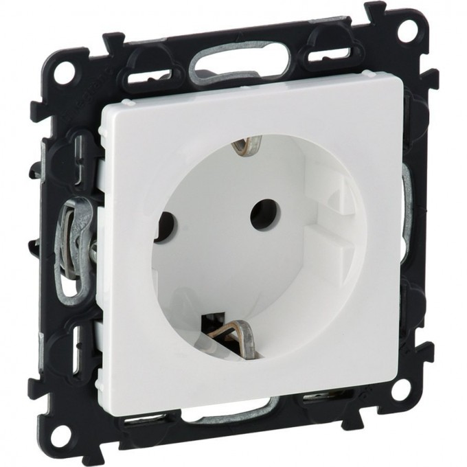 Силовая розетка LEGRAND Valena LIFE 2К+З 16А 250В с защитными шторками безвинтовые зажимы с лицевой панелью белый 753420
